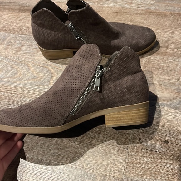 Brown Target booties - Picture 3 of 3